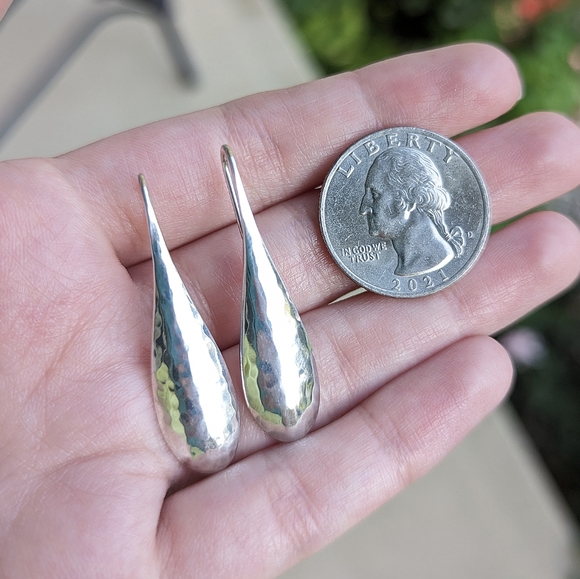 James Avery sterling silver 925 teardrop hammered hook pierced earrings - Picture 3 of 4